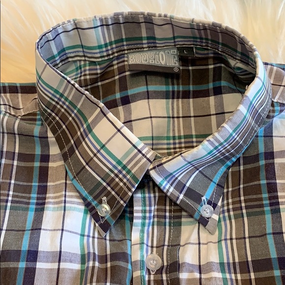 SALE!! Button down short sleeve - Picture 2 of 6